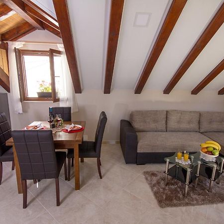 Apartment Niko Kastel Stari Kaštela 部屋 写真